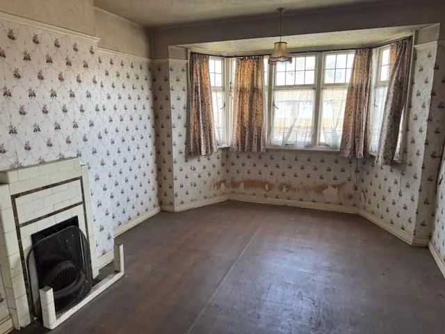 28 Oakwood Crescent, Greenford, Middlesex