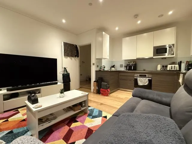 Flat 25 Trinity Square, 29-53 Staines Road, Hounslow, Middlesex