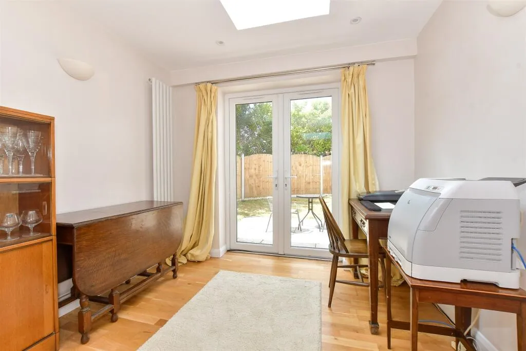 3 bed Detached Bungalow