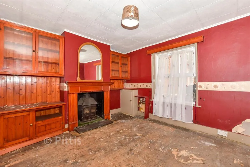 4 bed Terraced