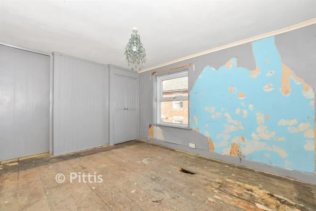 4 bed Terraced