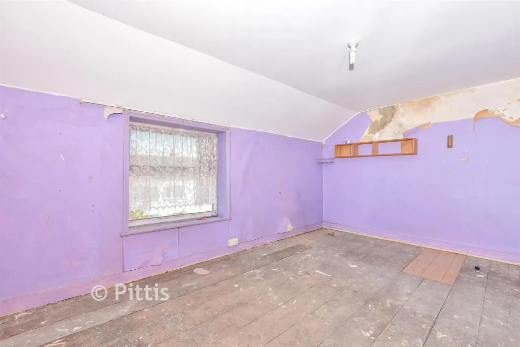 4 bed Terraced