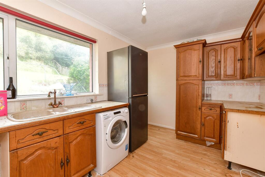 2 bed Detached