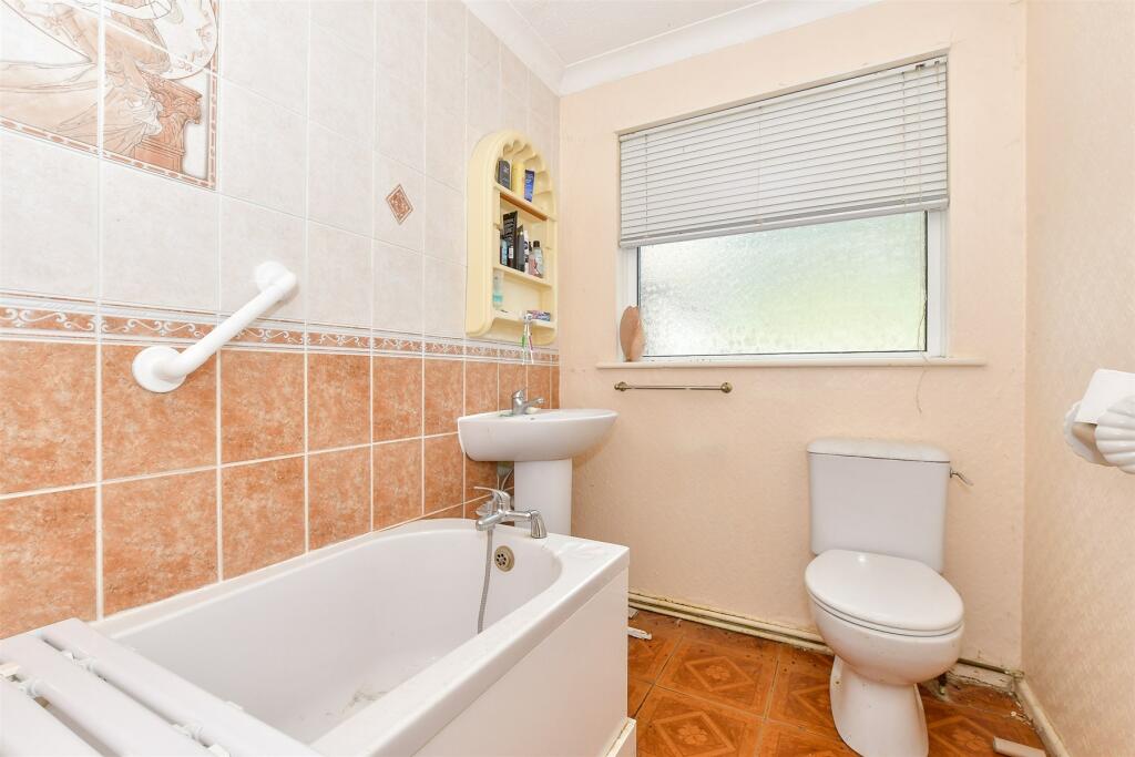 2 bed Detached