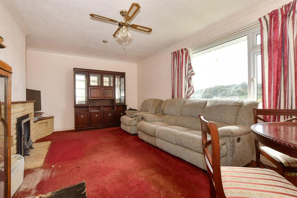 2 bed Detached