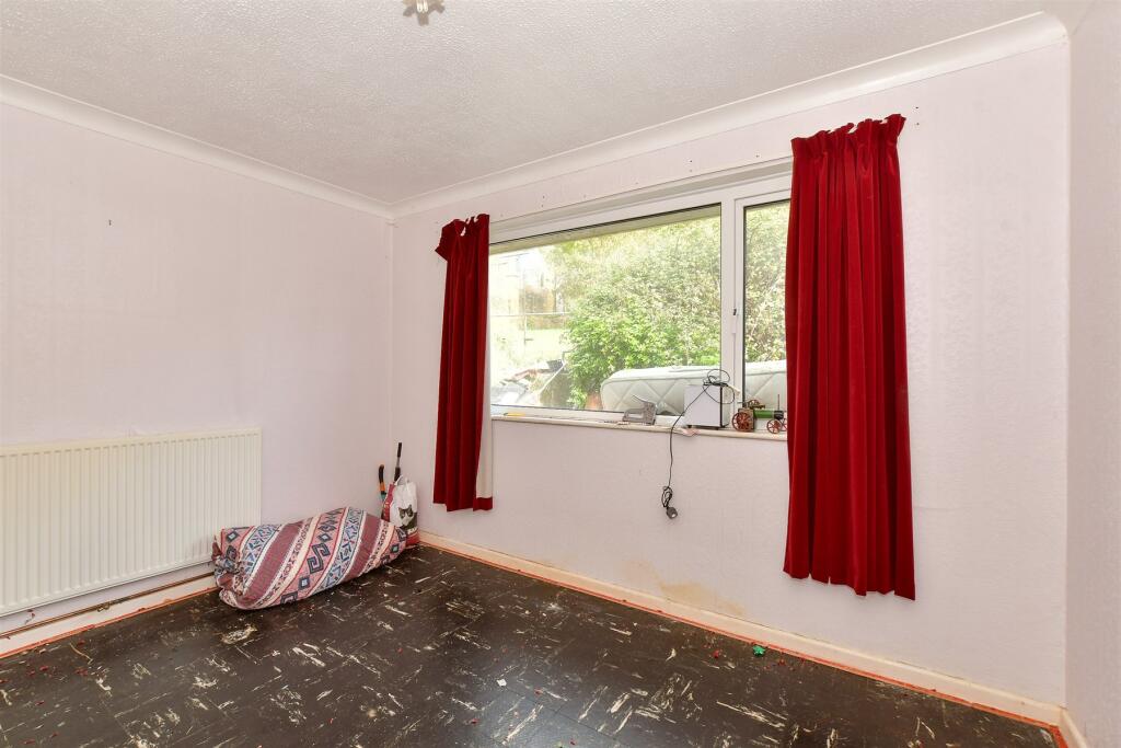 2 bed Detached