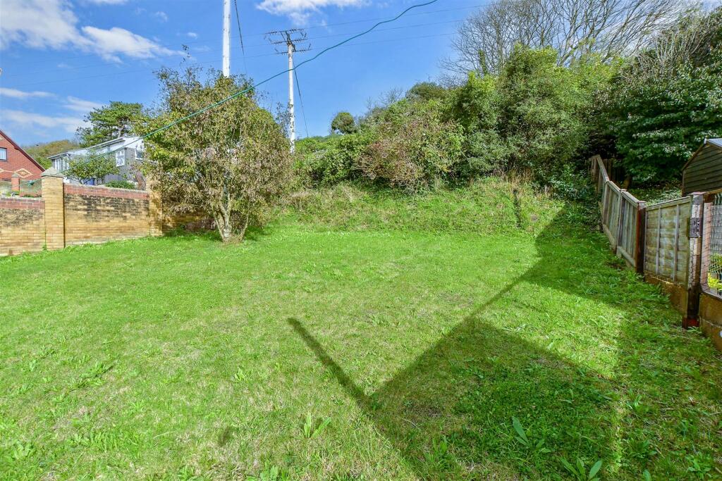 2 bed Detached
