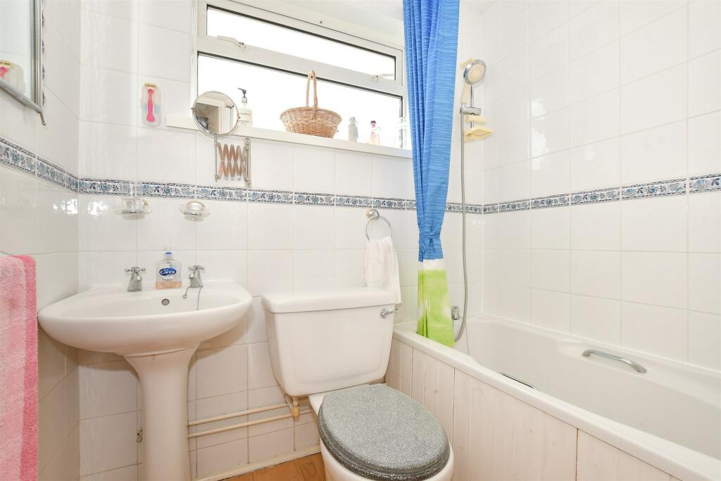 2 bed House