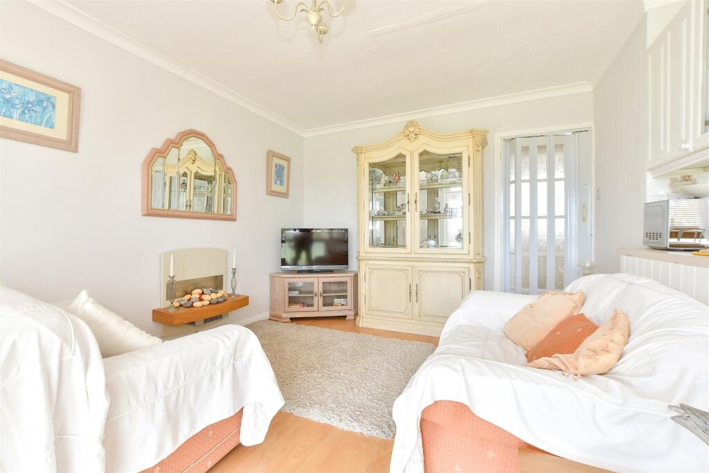 2 bed House