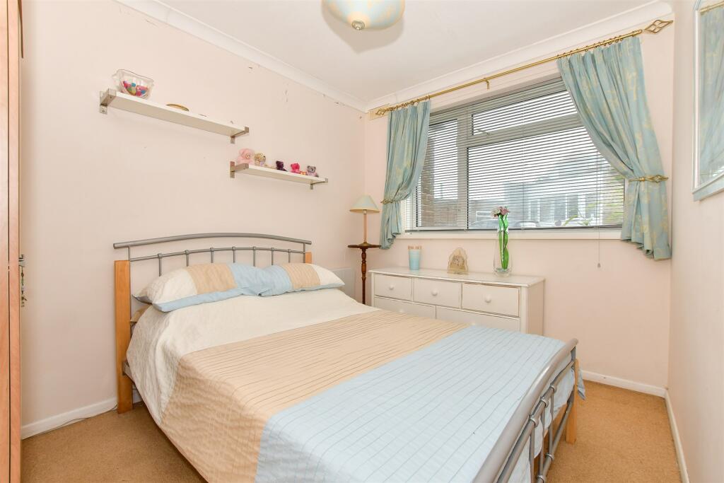 2 bed House