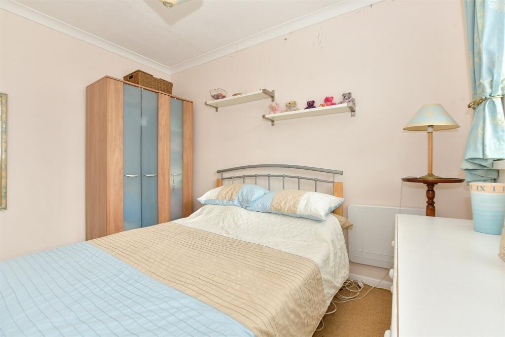 2 bed House