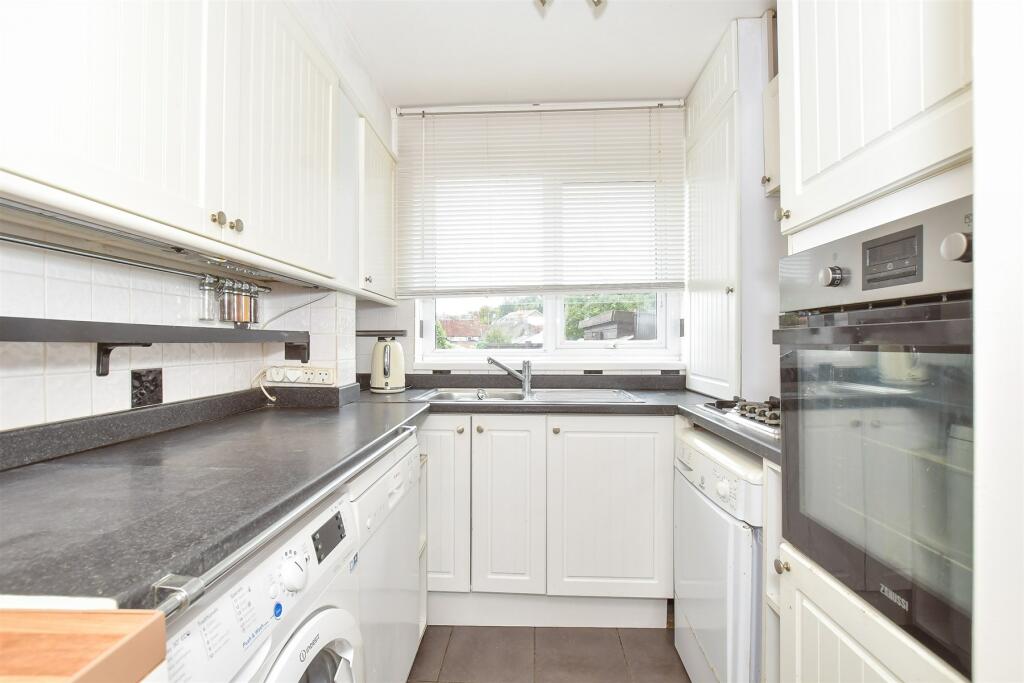 2 bed Semi-Detached