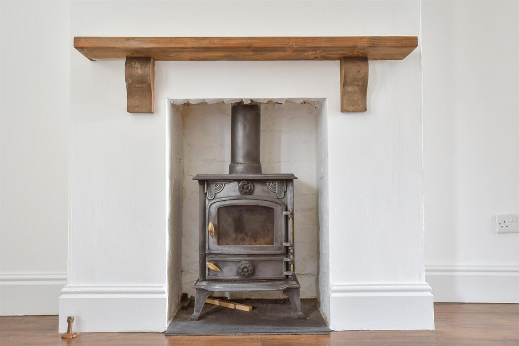 2 bed Semi-Detached