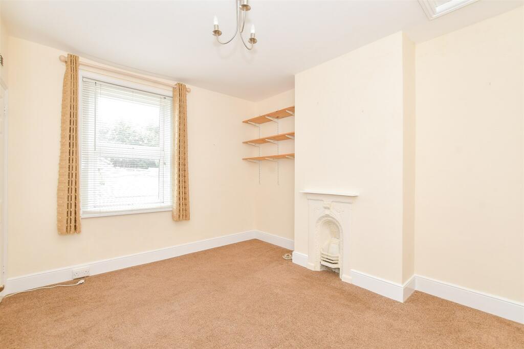 2 bed Semi-Detached