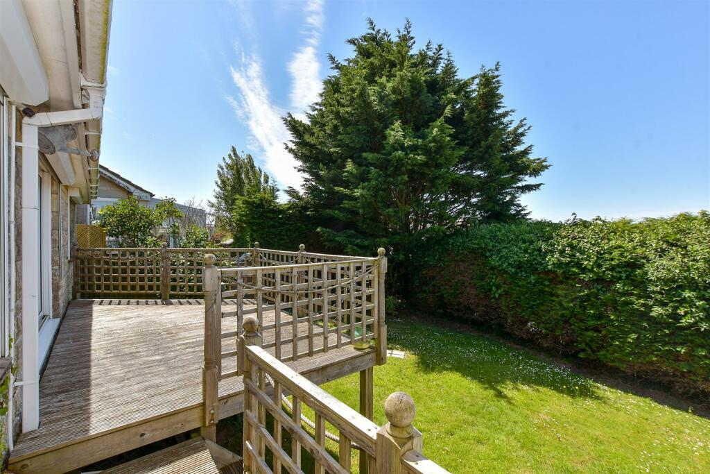 2 bed Detached Bungalow