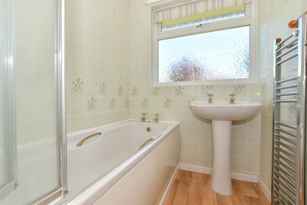 2 bed Detached Bungalow