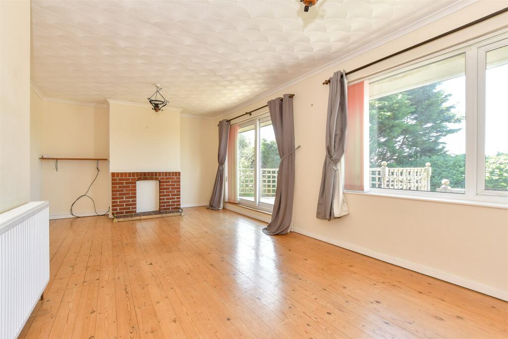 2 bed Detached Bungalow