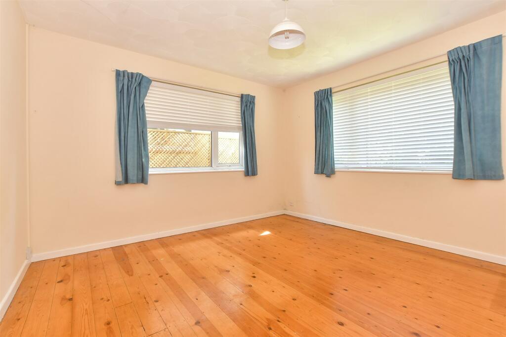 2 bed Detached Bungalow