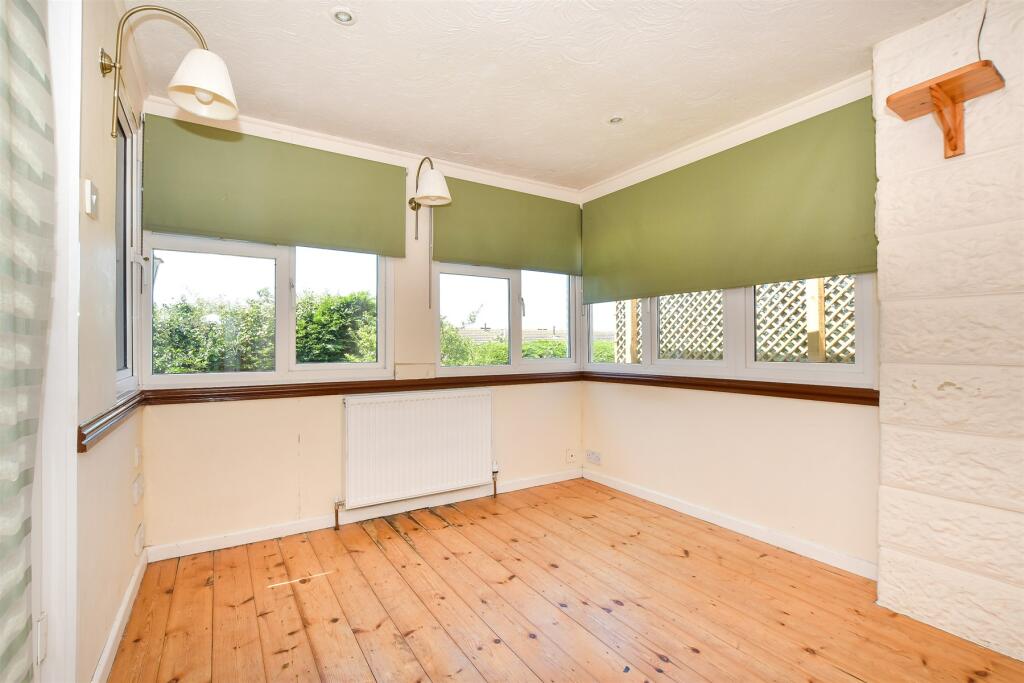 2 bed Detached Bungalow