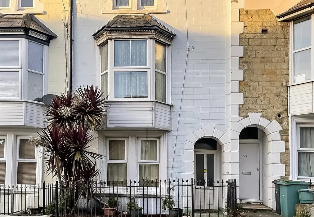 5 bed Terraced