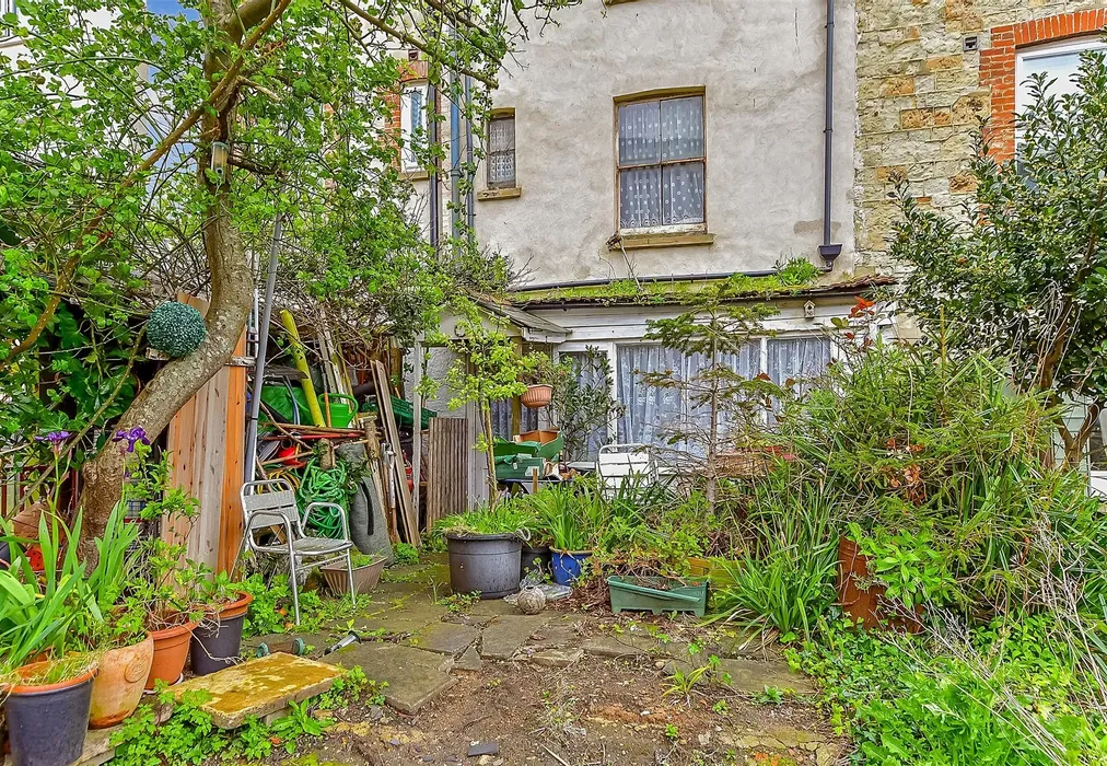 5 bed Terraced