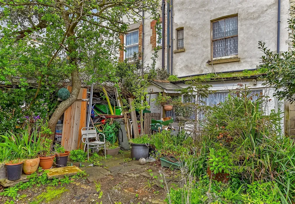 5 bed Terraced