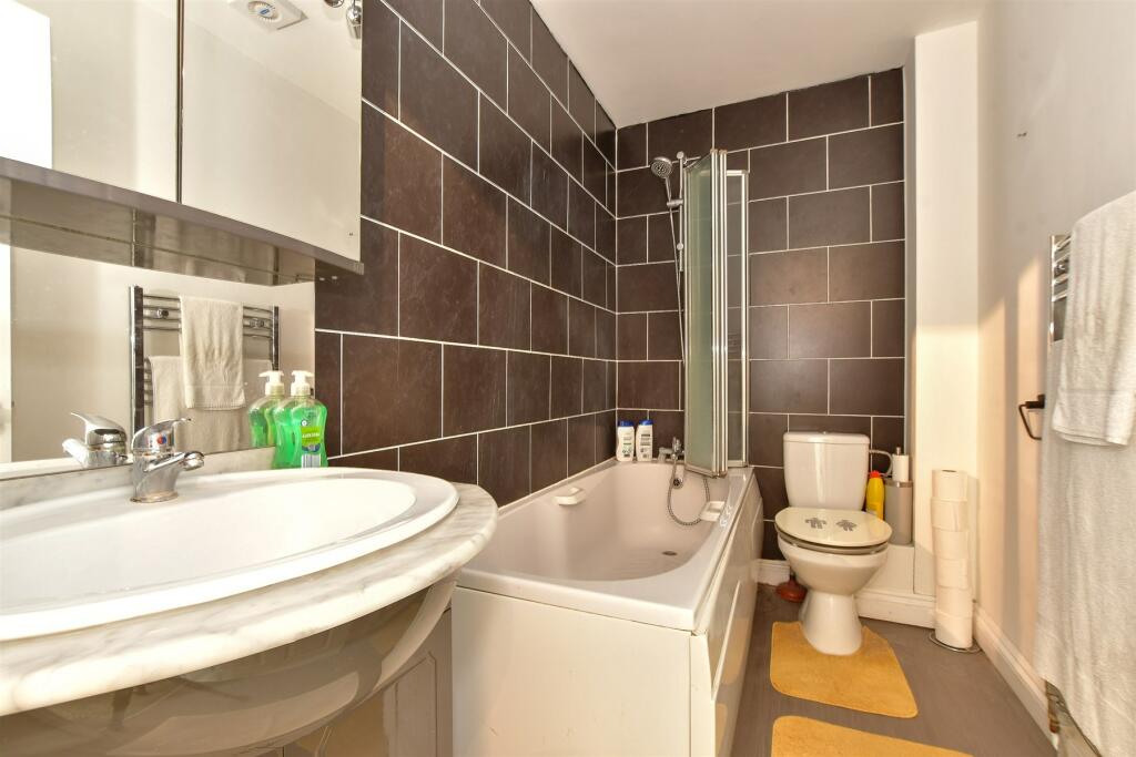 3 bed Town House