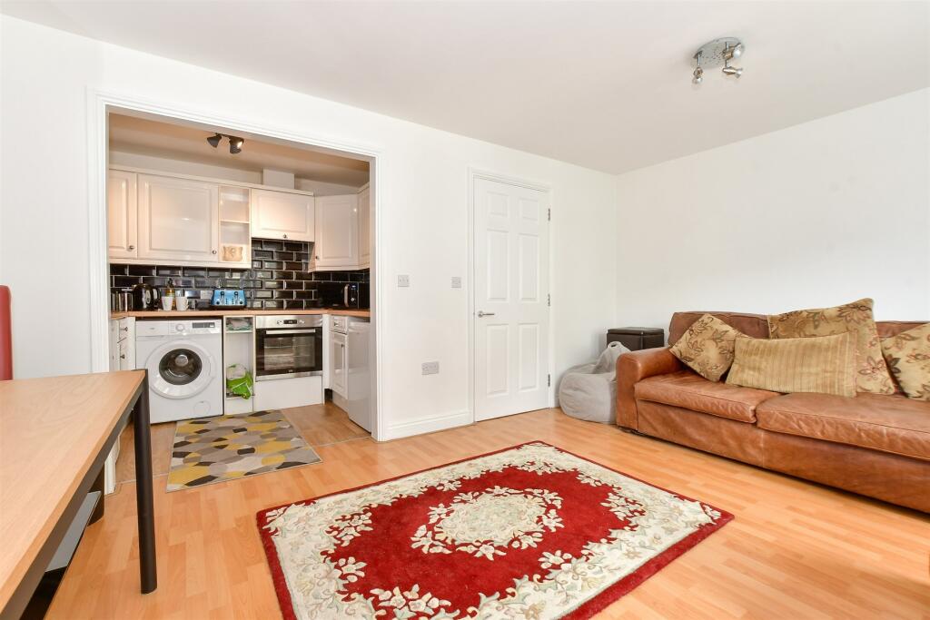 3 bed Town House