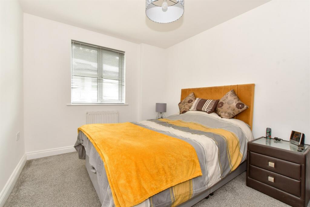 3 bed Town House