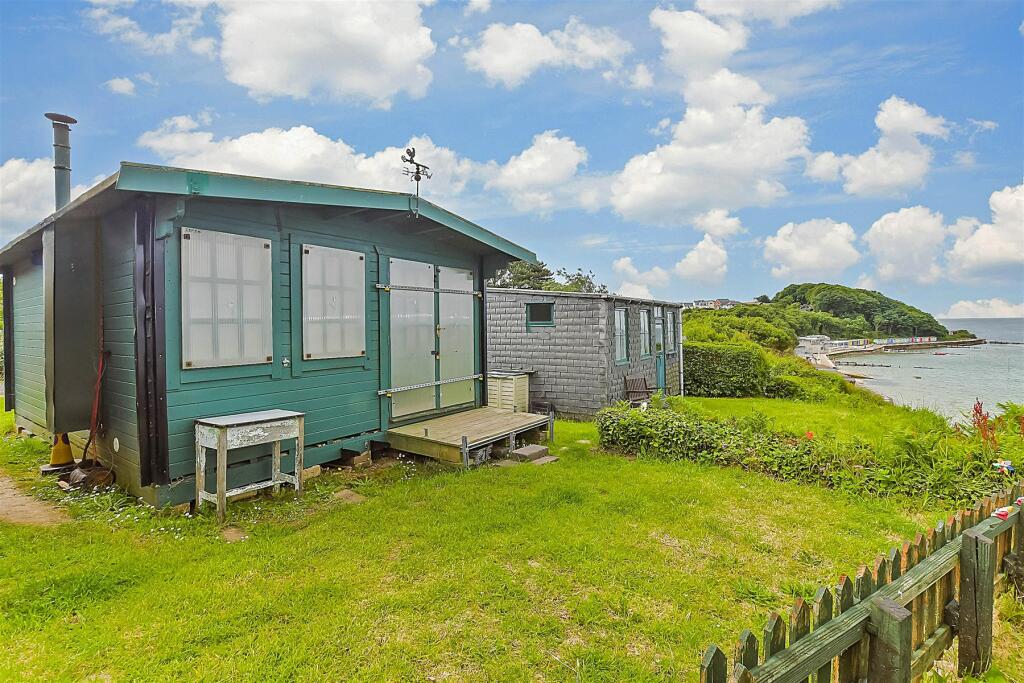 1 bed Beach Hut
