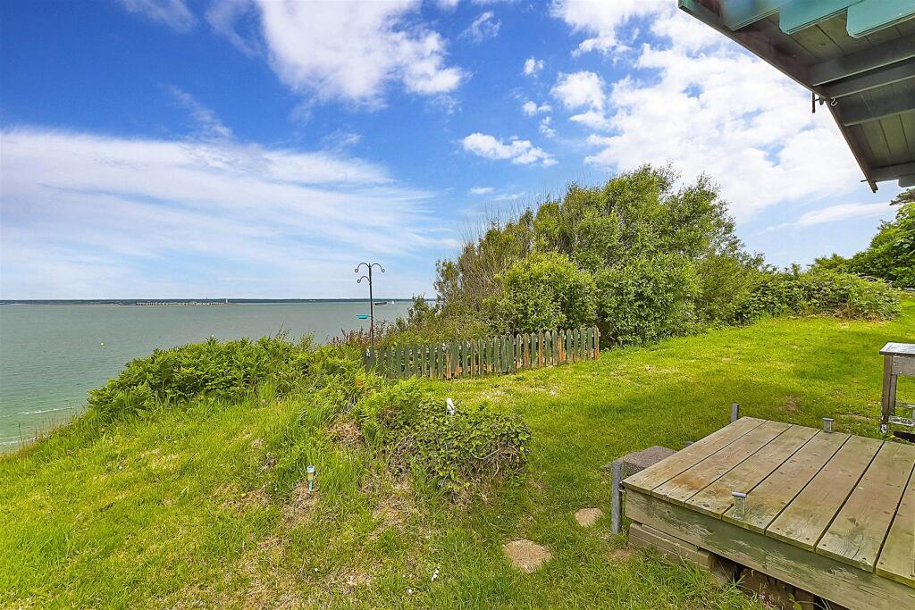 1 bed Beach Hut