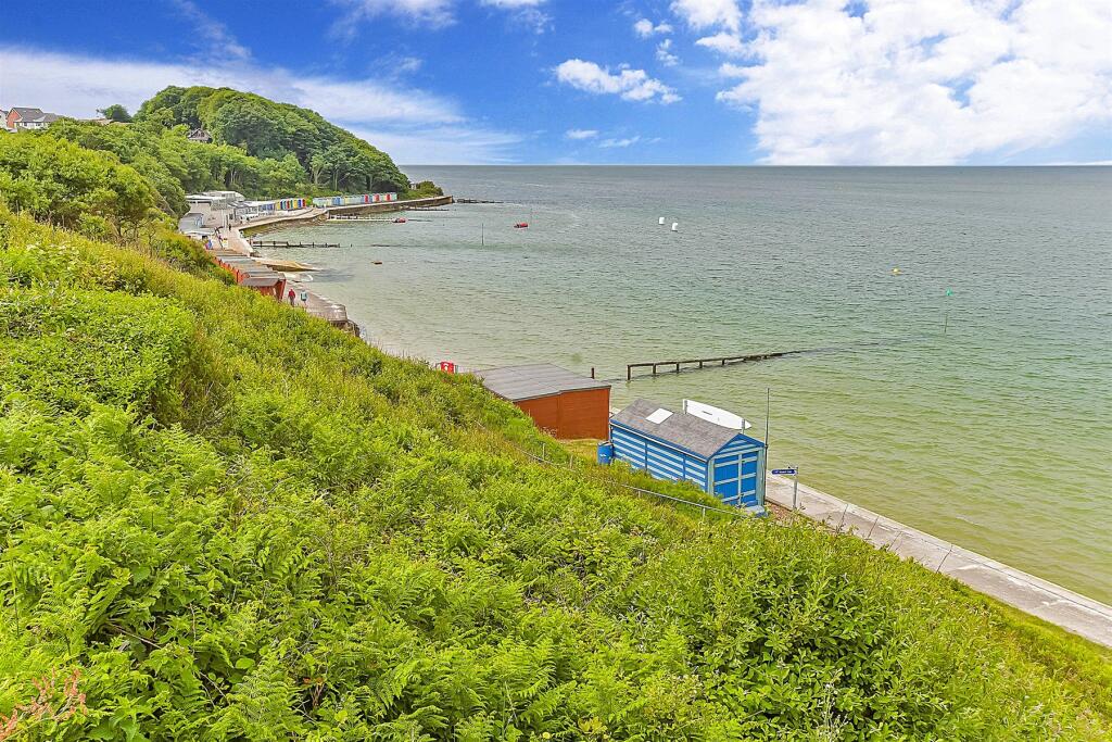 1 bed Beach Hut
