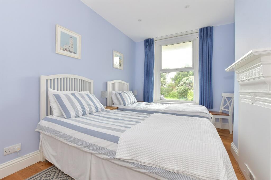 2 bed Apartment