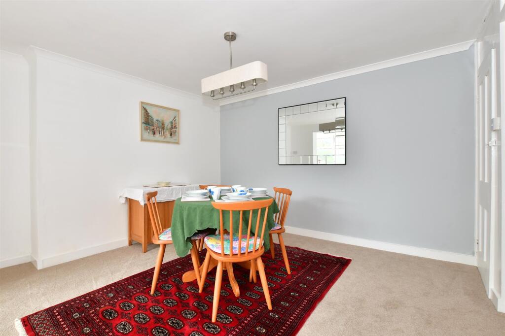 4 bed Semi-Detached