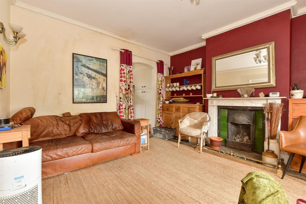 4 bed End of Terrace