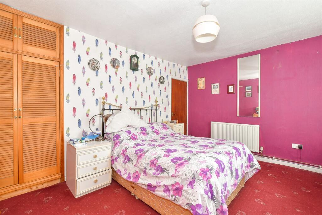 2 bed Semi-Detached