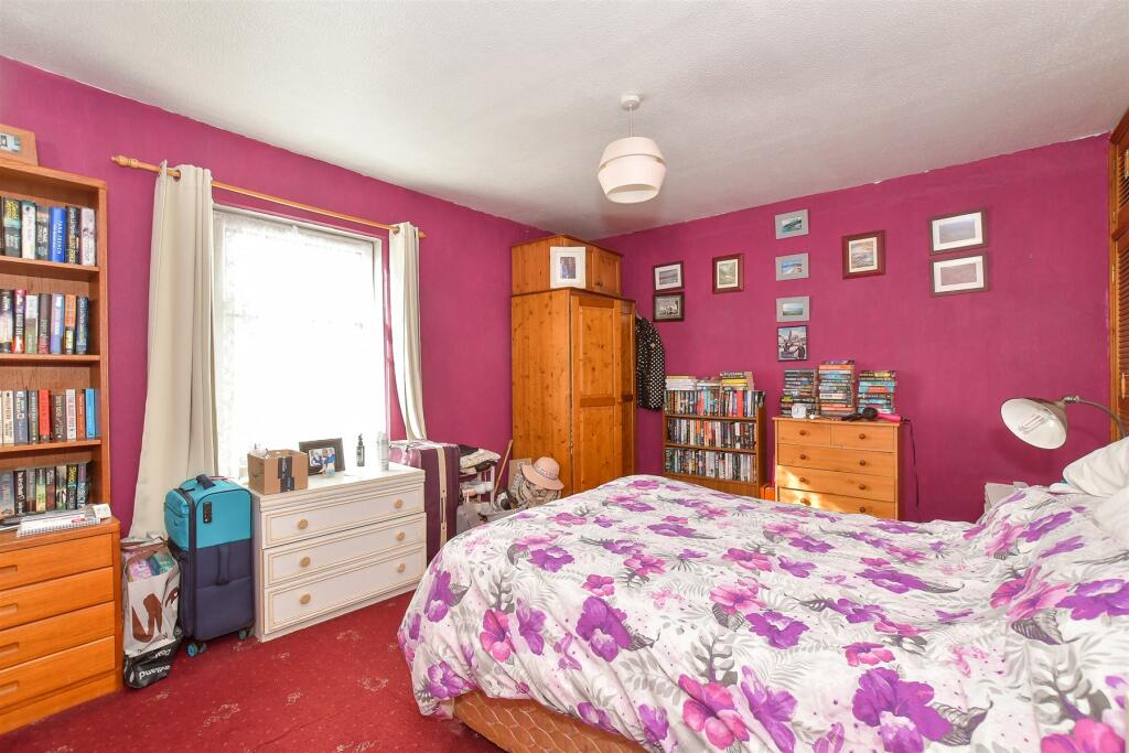 2 bed Semi-Detached