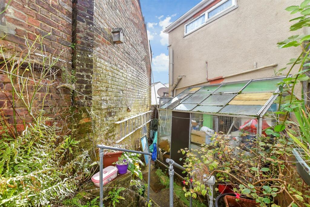 2 bed Semi-Detached
