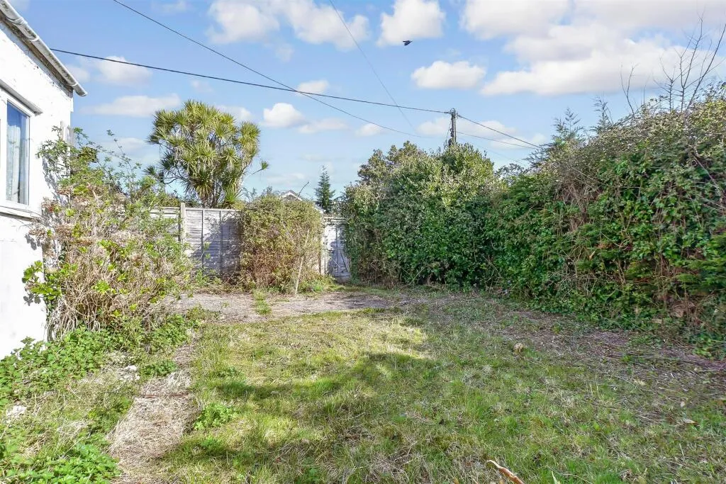 2 bed Detached Bungalow