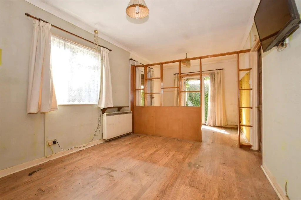 2 bed Detached Bungalow