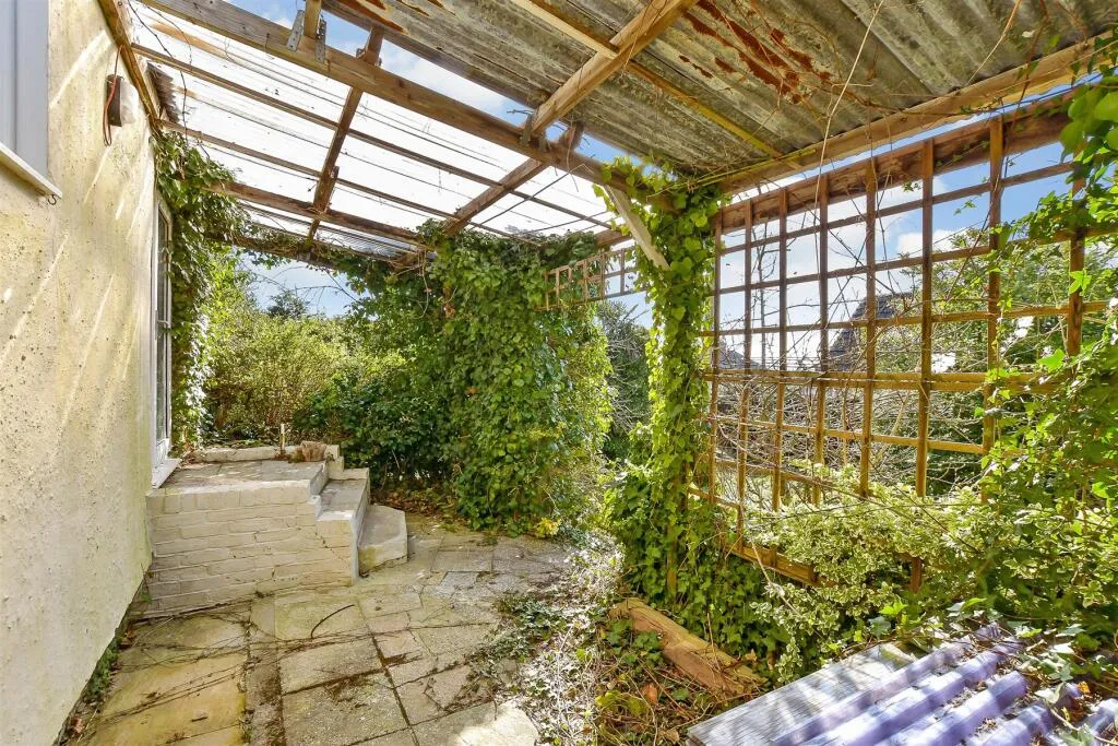 2 bed Detached Bungalow