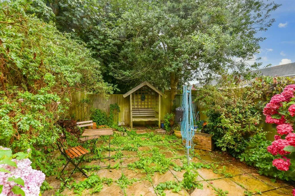 2 bed Semi-Detached