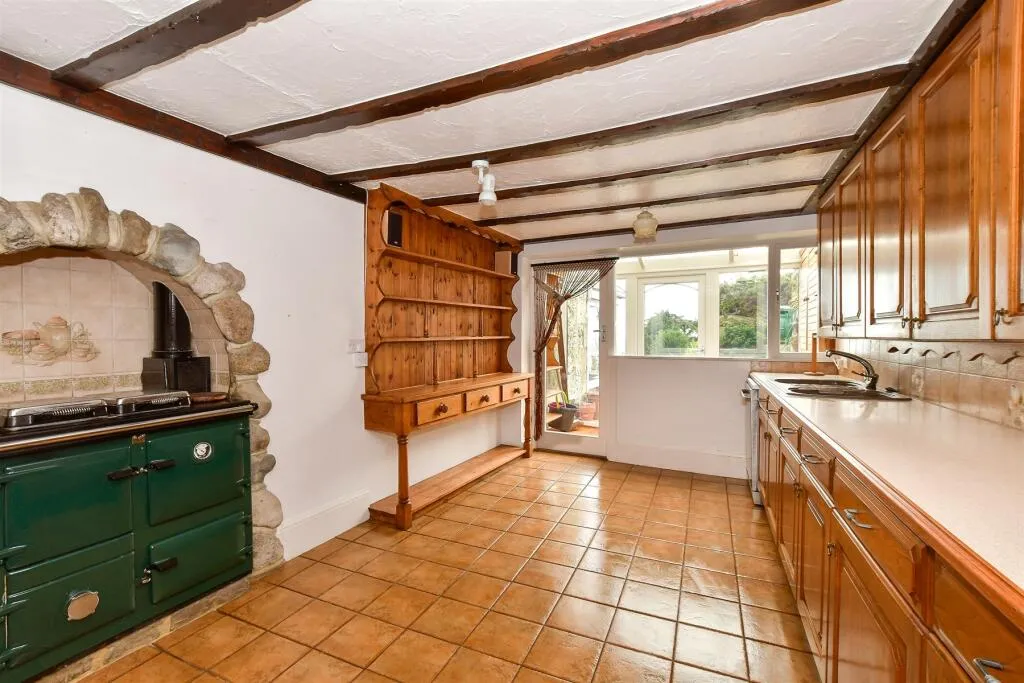 5 bed Character Property