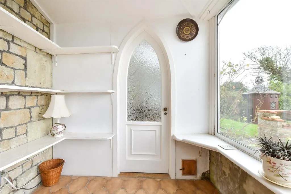 5 bed Character Property