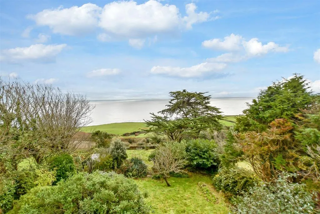 5 bed Character Property