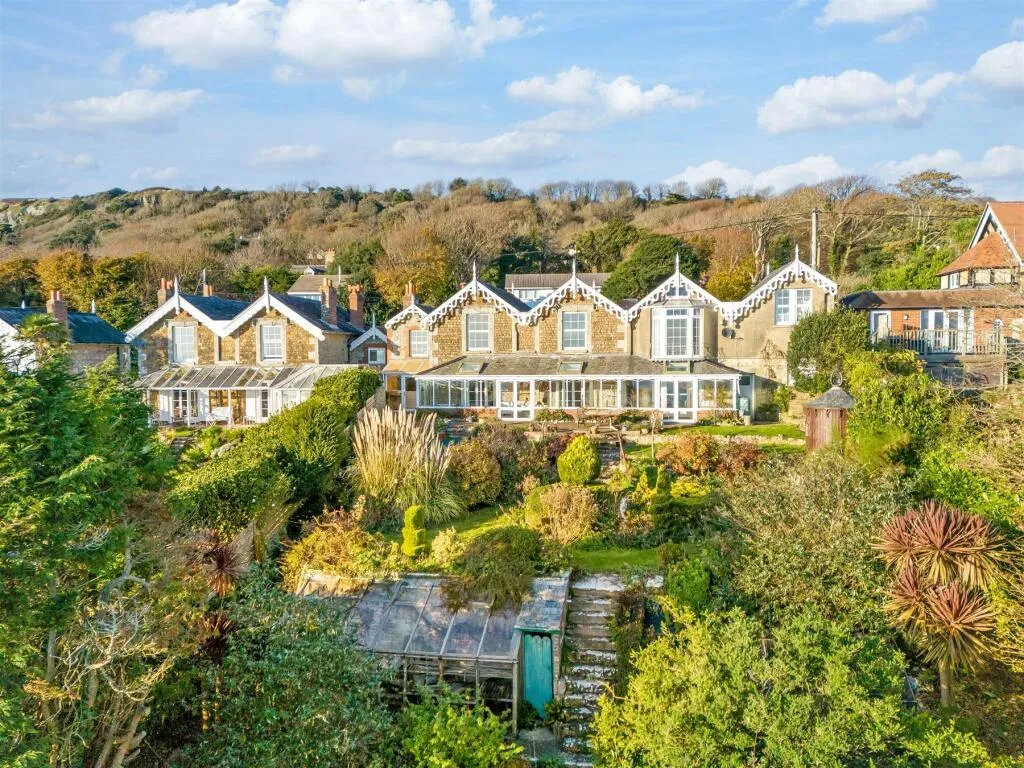 5 bed Character Property