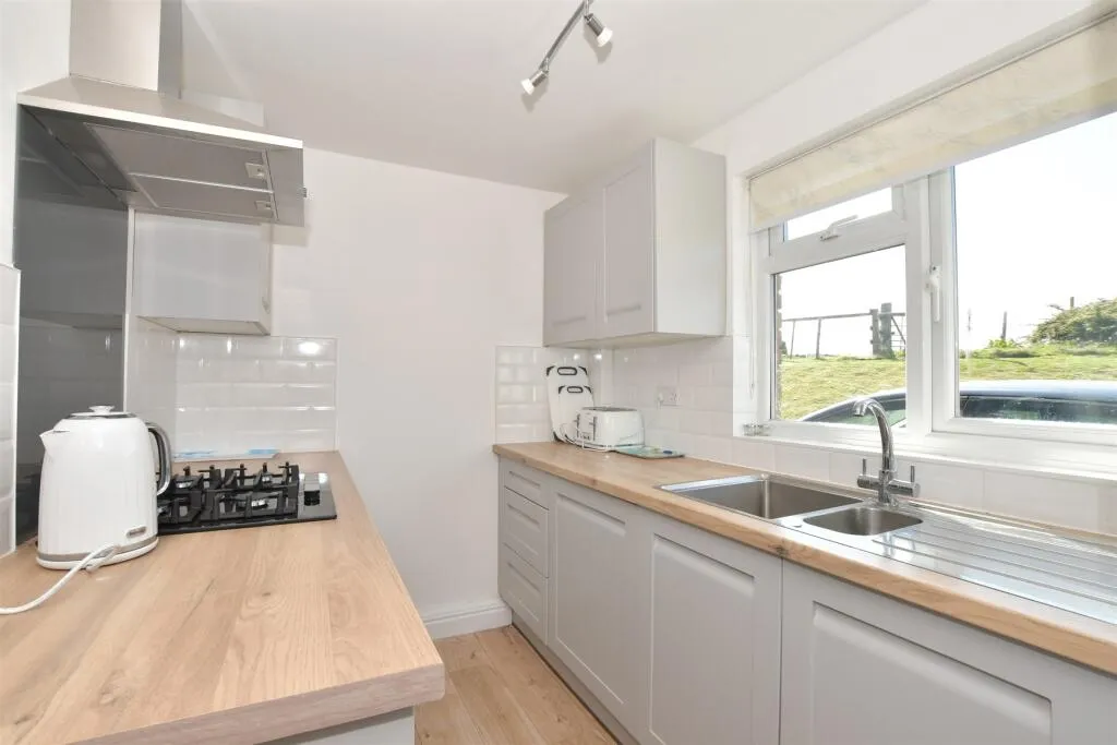 2 bed Detached Bungalow