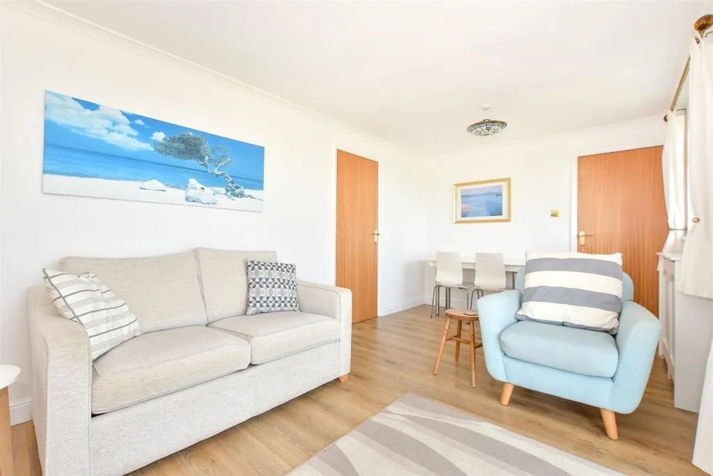 2 bed Detached Bungalow