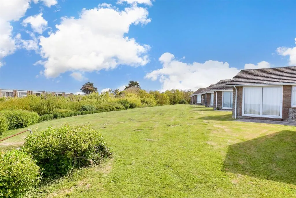 2 bed Detached Bungalow