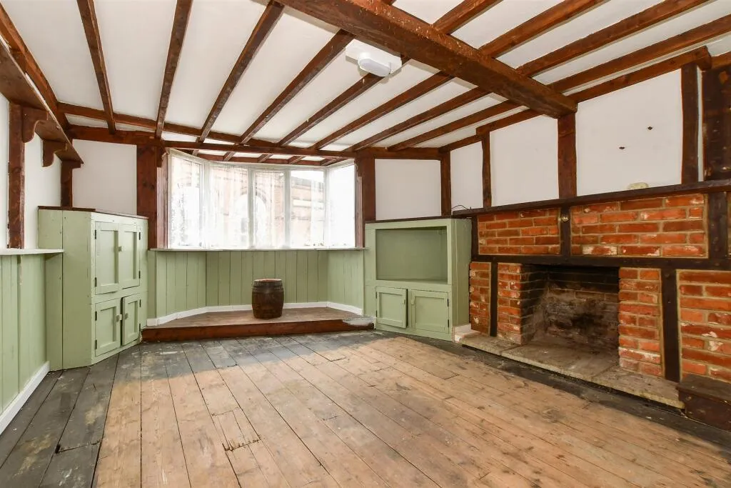 6 bed Apartment